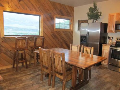 B&B Wapiti - Mountain Man Cabin - Bed and Breakfast Wapiti