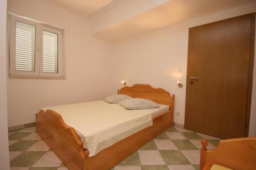 Triple Room Brela 6828d 