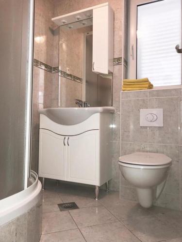 Triple Room Brela 6828a - image 8