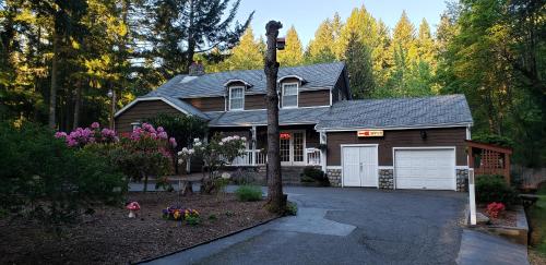 Malahat Bungalows Motel