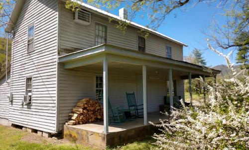 Graves Mountain Farm & Lodges