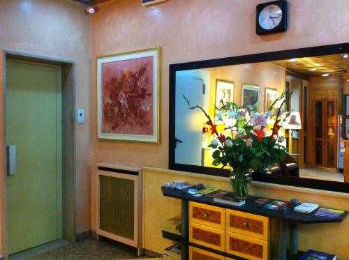 Hotel Lugano - main image