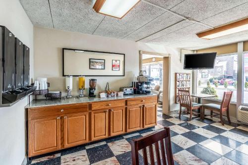 曾斯维尔红屋顶酒店 曾斯维尔红屋顶酒店