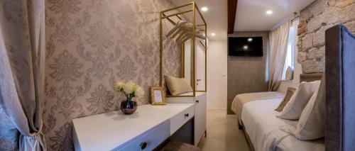 Jupiter Lux Rooms - image 12