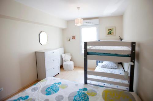 Appart Residence proche plage avec piscine et parking couvert prive