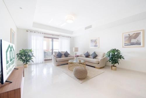 Astounding 3 BR with Full Sea View in Palm Jumeirah Dubai