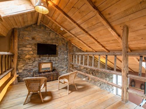 Home with Bubble Bath Sauna and Fireplace