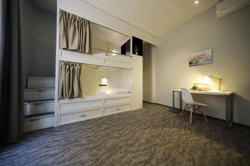 Downtown Boutique Hostel - image 6