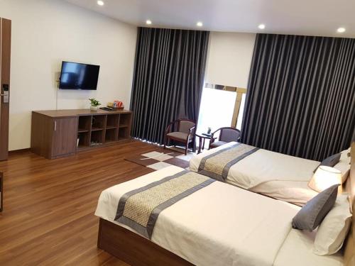 PARIS HOTEL