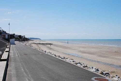 娱乐活动, Très proche Granville Résidence Midship (Tres proche Granville Residence Midship) in 格朗维勒