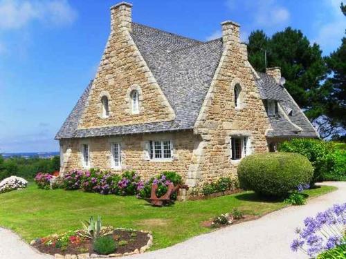 LES AJONCS chambre d'hôte Plougrescant