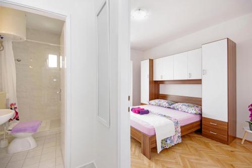 2 bedrooms, 2 beds