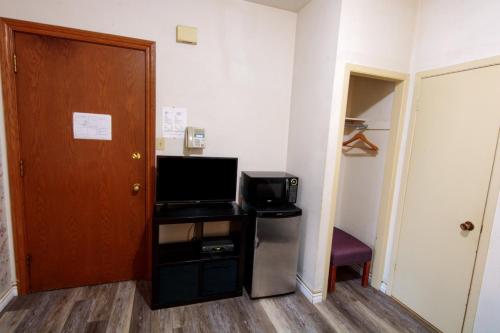 Double Room with Two Double Beds image 3
