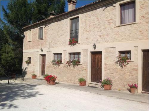 Esterno, All'ombra degli Ulivi B&B in San Marcello