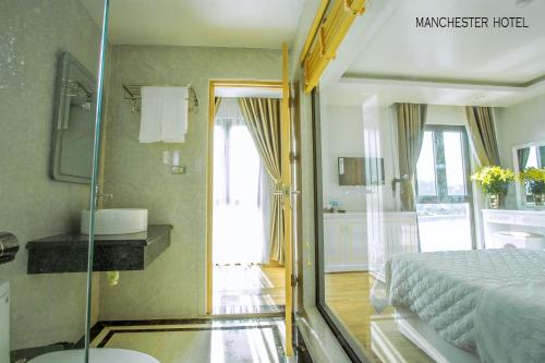 Manchester Hotel Ha Long – Halong