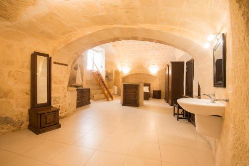 Huge Seafront Valletta Boathouse