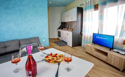 Rent House Karavi in Iraklitsa