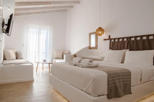 1 queen bed, 2 twin beds