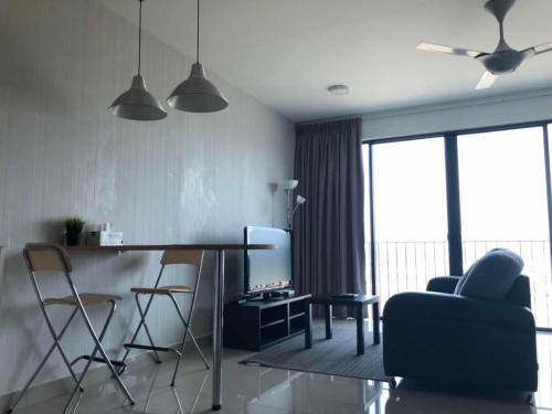 Vivian's Studio Trefoil Setia Alam - Shah Alam