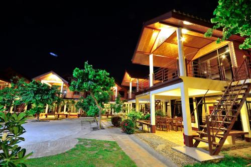 Entrance, Avila Resort near ALANGKARN