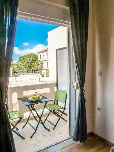  Sunny City Center Apartment in Chania
