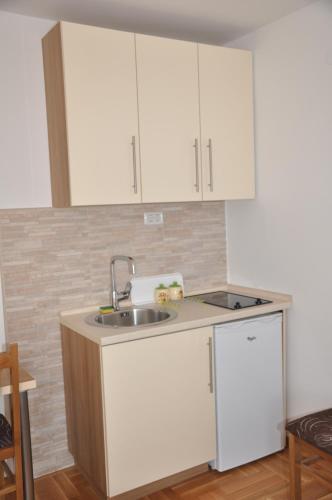 Kitchen, Apartments Ravno in Pluzine
