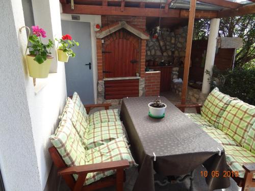 Apartment Jakov with Boat Mooring