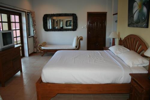 Sleeps 4