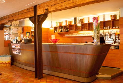 Elliot Osteria e dormire in collina - 바/라운지