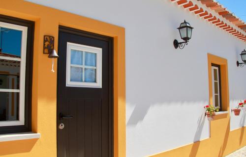 Sissepääs, A Casa da Andorinha in Salir de Matos