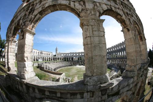  Apartment Ade Arena View, Pension in Pula