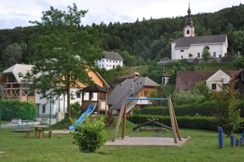 Taman bermain, Wooden Cabin Kamna Gorica in Bled