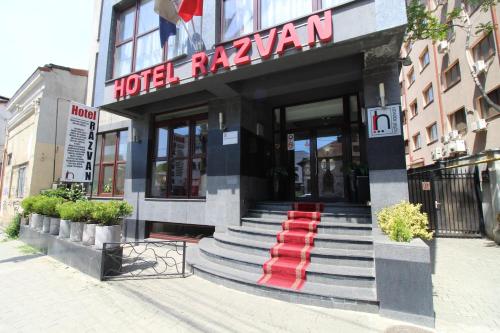 Hotel Razvan - image 14