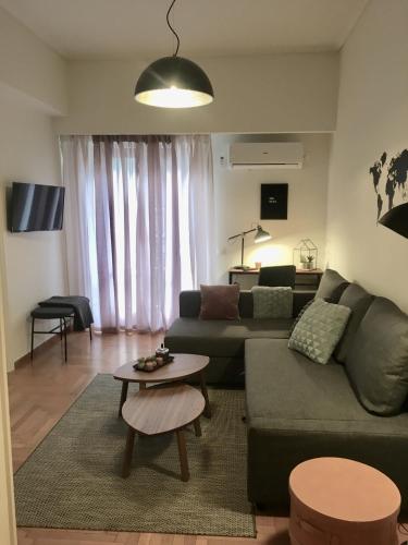  Vintage, Cosy And Quiet Apartment in Athen