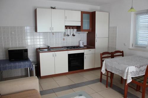 Apartment Zecevo Rtic 17129b - image 4