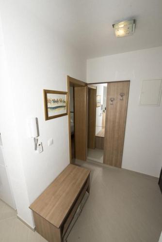 Apartments by the sea Promajna, Makarska - 17160