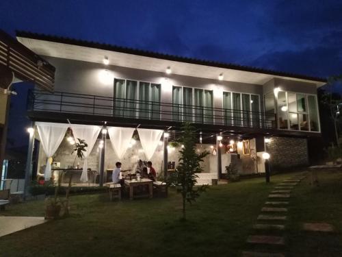 ラチャブリー Baan Mai Hom Resort Suan Phueng 3つ星 ホテル 眺望