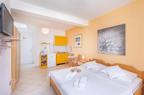 Apartments Mirela - image 14