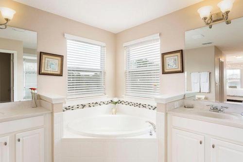 4163 Oaktree Drive Home - main image