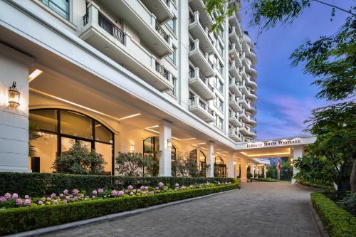 Elegant Suites Westlake Serviced Residences