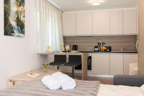  Apartments and room Solis in Malinska