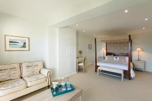 La Fregate Hotel - main image