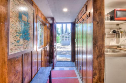 Hole In One Cabin - image 2