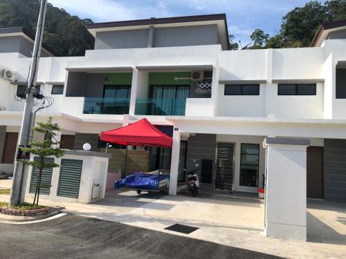 B&B Pangkor - 2sty Villa - Walking Distance To The Beach - Bed and Breakfast Pangkor