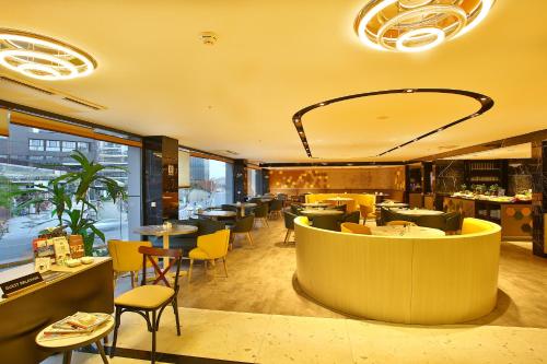 อาหารและเครื่องดื่ม, ไอบิส สไตล์ อิสตันบูล โบมอนติ (ibis Styles Istanbul Bomonti) in ชิชลี