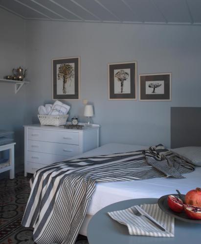 Sto Roloi Island Houses – Poros, 