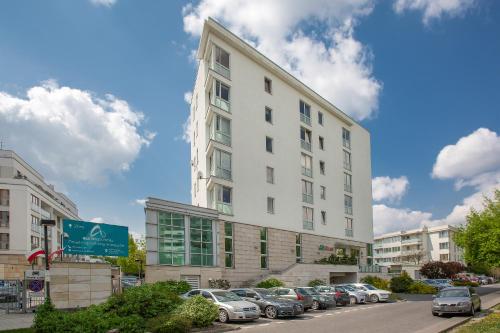 Apartments Warsaw Wilanowska by Renters