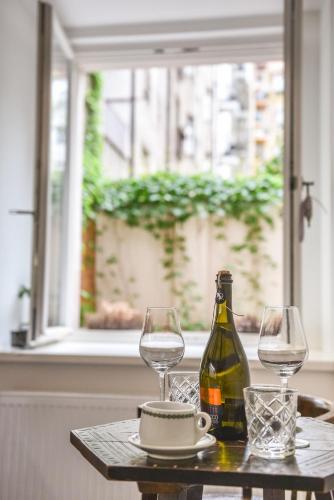 Quiet apartment in the city center with own terrace, Praha (fotografie 2)