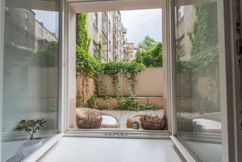 Quiet apartment in the city center with own terrace, Praha (fotografie 9)
