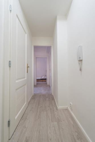 Quiet apartment in the city center with own terrace, Praha (fotografie 7)